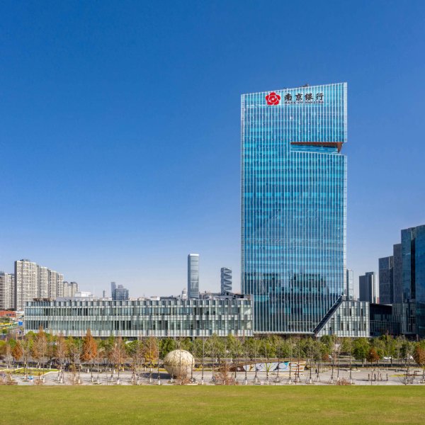 交易鑫优配 区域龙头韧性彰显，南京银行上半年交出高质量答卷